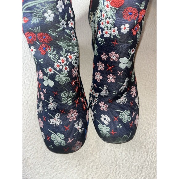 Indigo Rd Women's Sz 7M Embroidered Floral Tapestry Ankle Boot Block Heel - Picture 4 of 7
